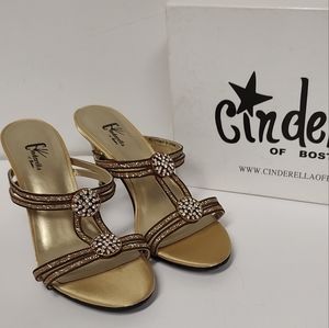 NWT Gold Satin Heels 👠, Size 4 1/2 M